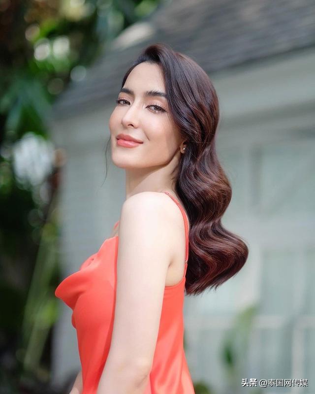 泰国知名女星Pinky保释出狱