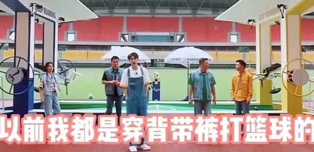 顶流爱豆蔡徐坤，为何被全网黑？可能有2个原因