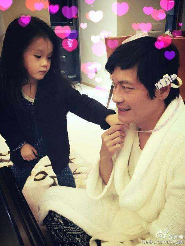 视帝罗嘉良罕见晒近况！59岁老态尽显，皮肤松弛，大理避暑心情好