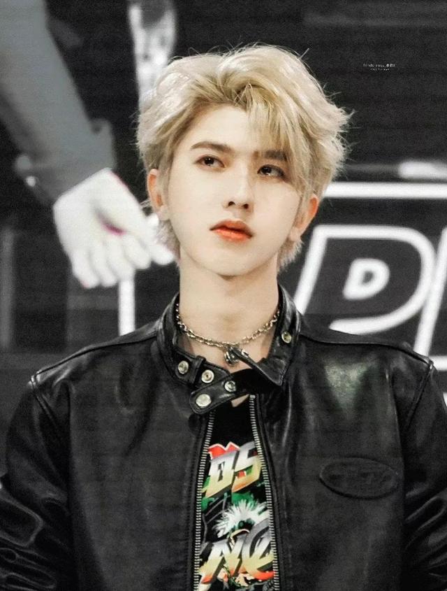 仅一天娱圈又出6个瓜,蔡徐坤被曝整容,张凌赫遭内涵,都是大瓜