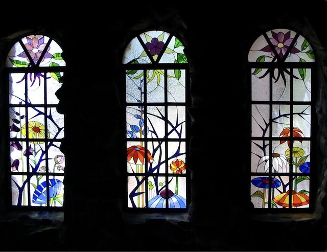 一句玩笑，美国少年用半个世纪，给自己造了一座奇幻城堡!