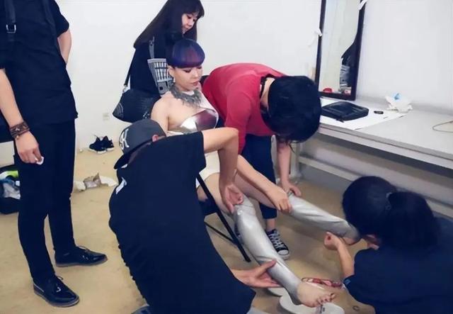 《好声音》冠军近照，李琦身材圆润认不出来，冠军不一定有好前途