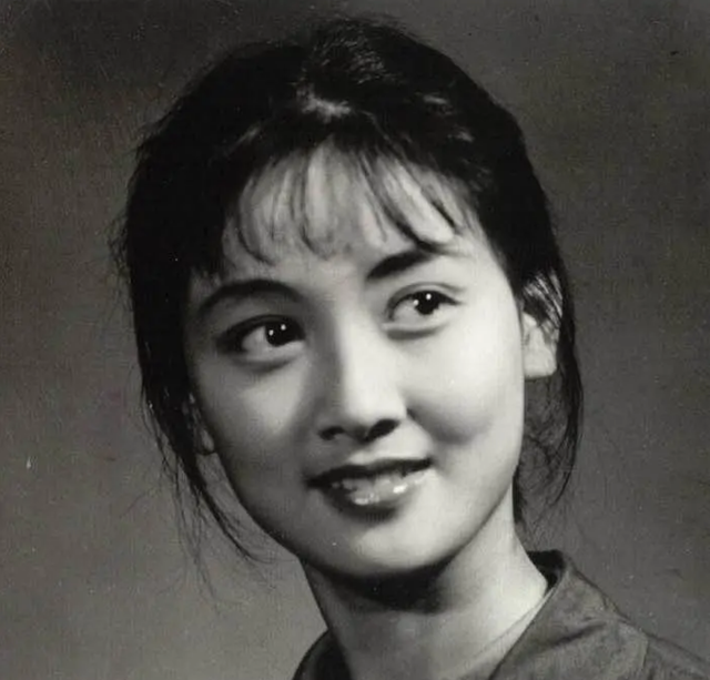 为了邓婕,张国立“抛弃”的前妻罗秀春,如今过得怎么样了?