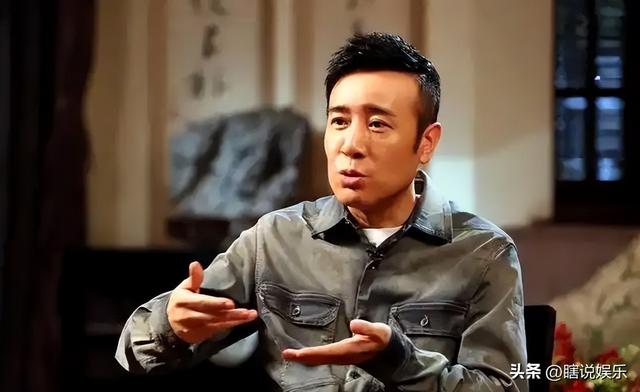 3岁丧父，靠吃姐姐奶水长大，成名后的于和伟为8个哥哥姐姐买房