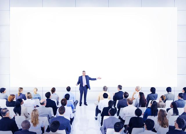 疫情下的餐饮店，员工成了最后的羔羊