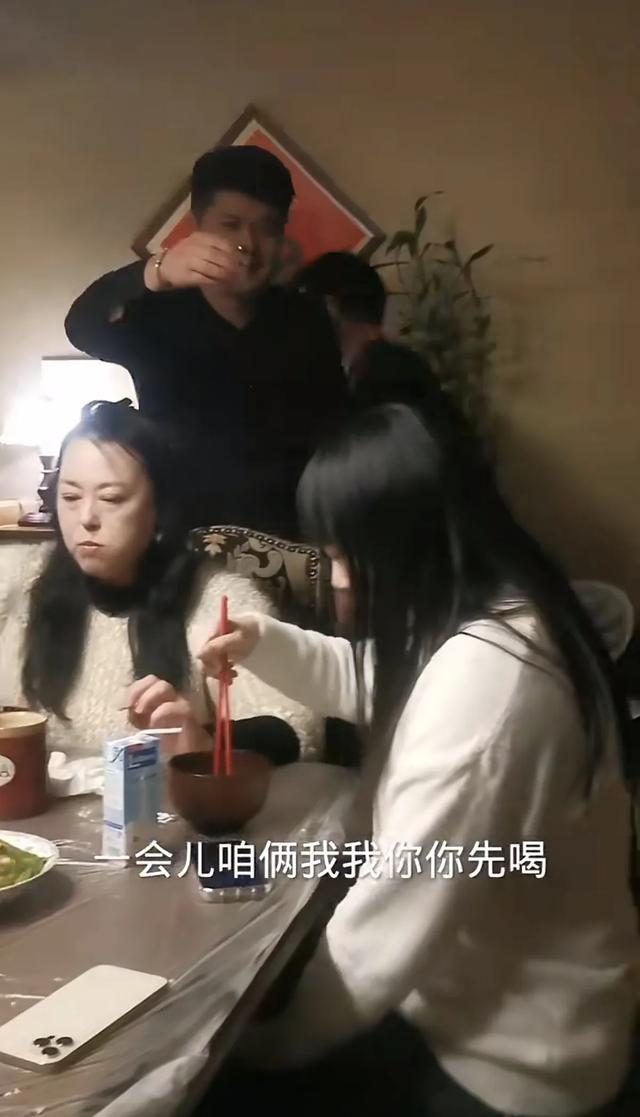 李菁菁现状:住北京宋庄别墅与父母一起生活,复出赚钱不再谈恋爱