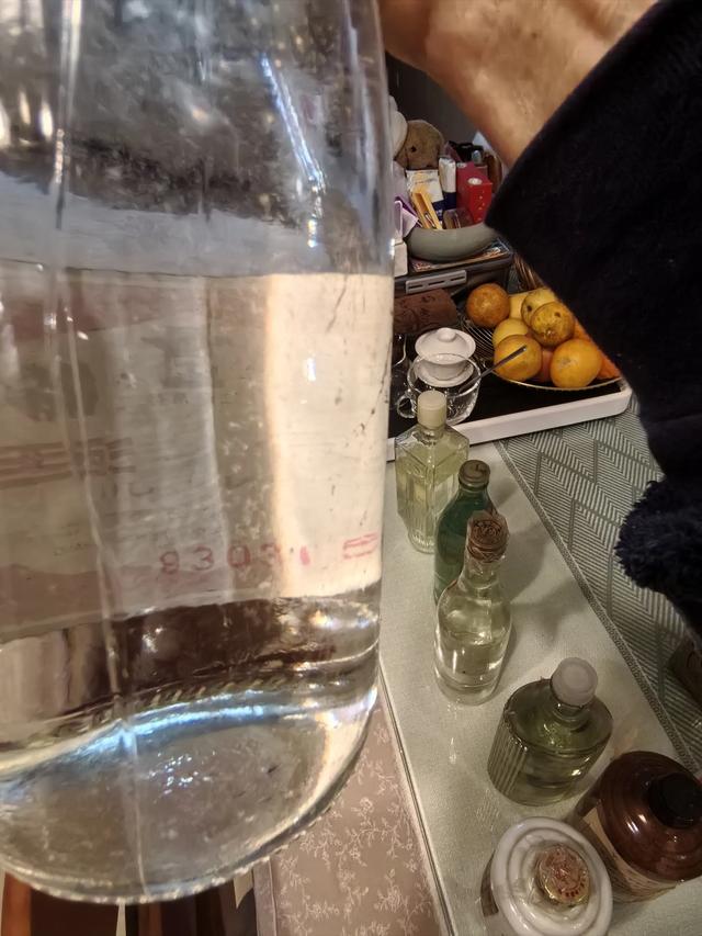 看看我这辈子收藏的老酒，若你认识，证明你也老了