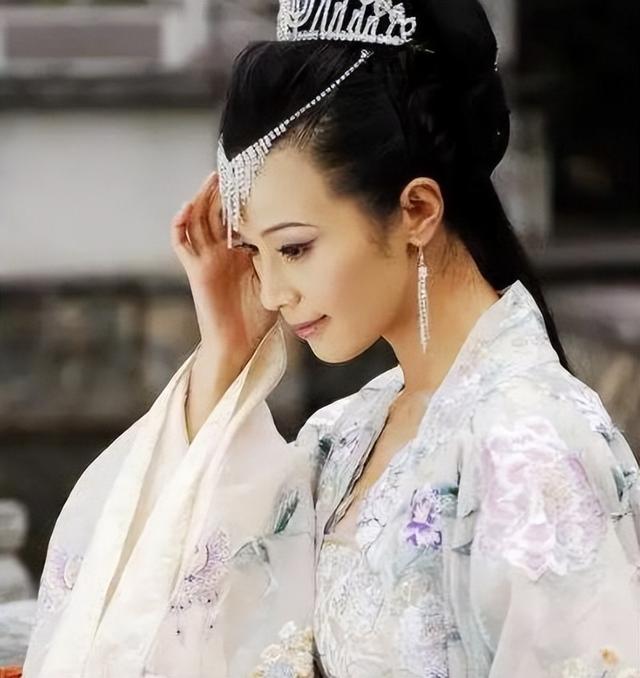 女儿国国王不是谁都能演,有的柔情似水,有的腹黑疯批