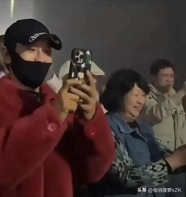 黄晓明二胎要出生了，孩子性别曝光，叶柯闺蜜直播实锤分手大戏