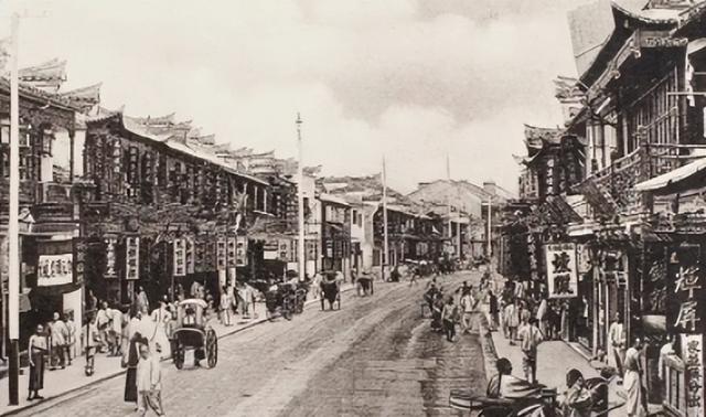 民国商业奇才，借钱不花按时还利息，积累信誉后靠经商成为富翁