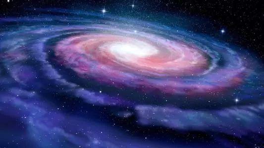 有人向禅师请教,禅师却不停地向已满的杯子里倒水