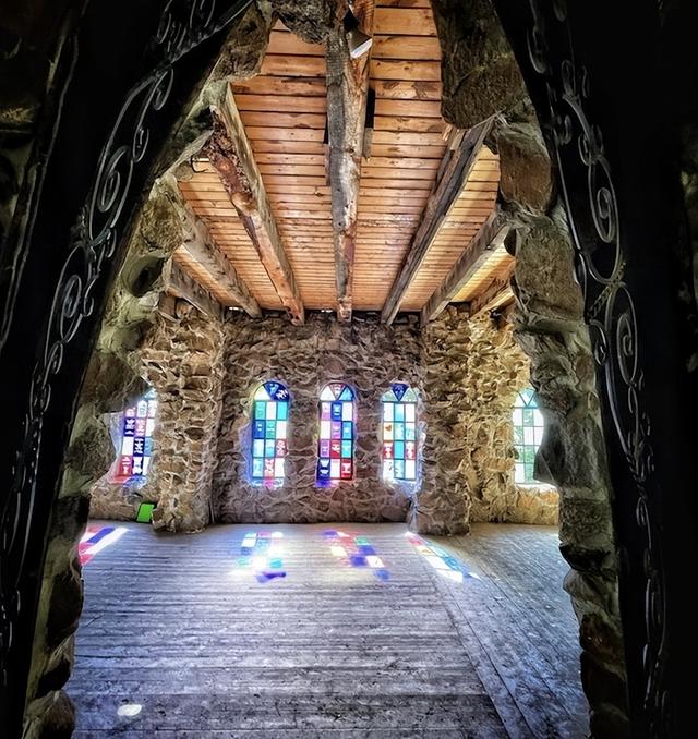 一句玩笑，美国少年用半个世纪，给自己造了一座奇幻城堡!