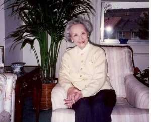 郑念(“上海名媛”郑念：42岁丧夫，52岁女儿自杀，她却优雅地活到94岁)