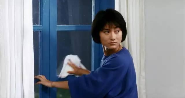 影后惠英红年轻时气质出众,颜值与演技并存