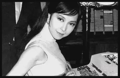 狄娜：被誉为“亚洲第一艳星”，与李小龙齐名，一生堪称传奇