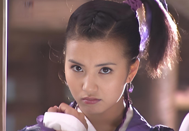 “万人迷”陈好，30岁嫁给二婚刘海峰，婚后连生3胎如今幸福不己