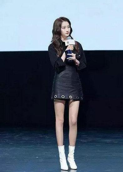 娱乐圈中的“腿精”女星 关晓彤美腿修长笔直