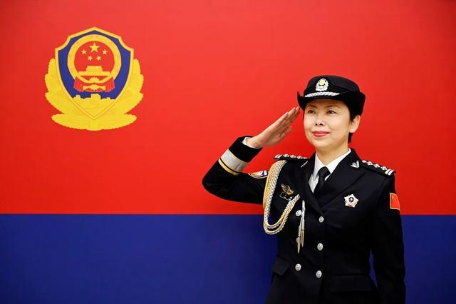 【新时代政法英模】杨蓉：用真情诠释热爱 用忠诚守望平安