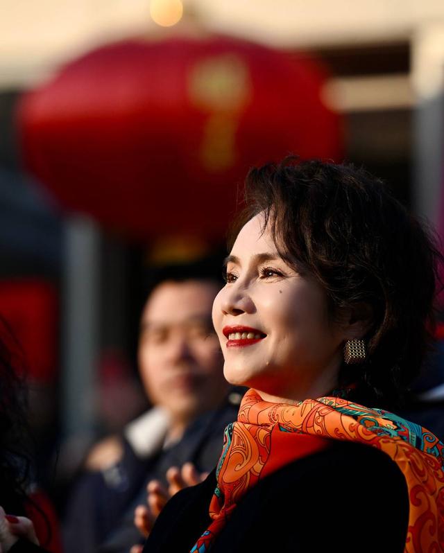 《江南·十二场欢聚》海选百位青年演员 张凯丽韦唯徐俐成“班主任”