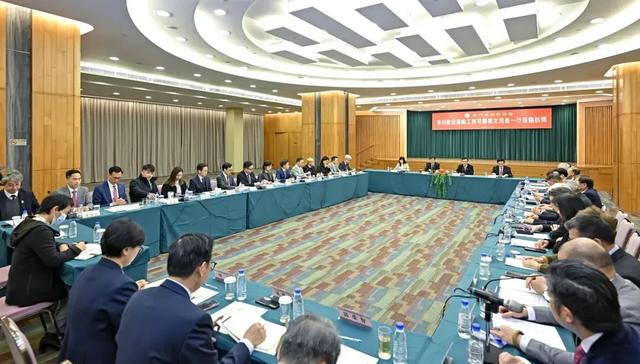 运输工务司司长谭伟文就制定本年施政工作重点听取中华总商会意见