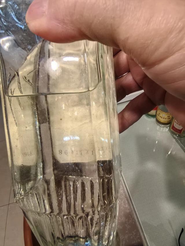 看看我这辈子收藏的老酒，若你认识，证明你也老了