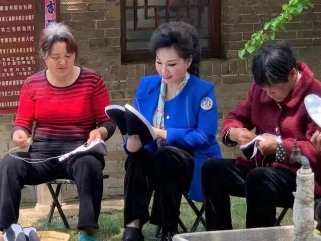 国家一级演员！6次“立功”！她们同时获全国表彰，官方认定“最美”！