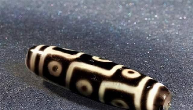 世界上仅存的两颗九眼天珠，一颗就在李连杰的脖子上，价值上亿