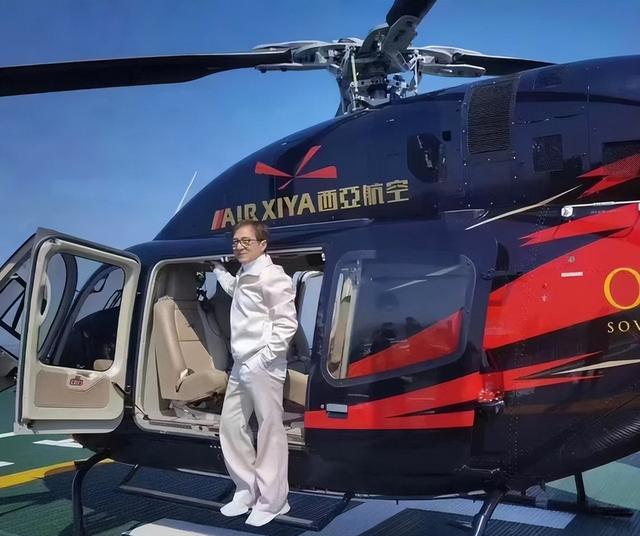 68岁成龙要定居内地？坐私人飞机现身杭州，豪掷4000万买下江景房