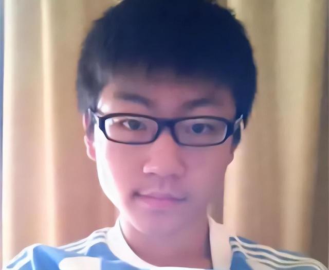 白清扬：白岩松“放养”出来的学霸，保送伦敦国王学院读蒙古学