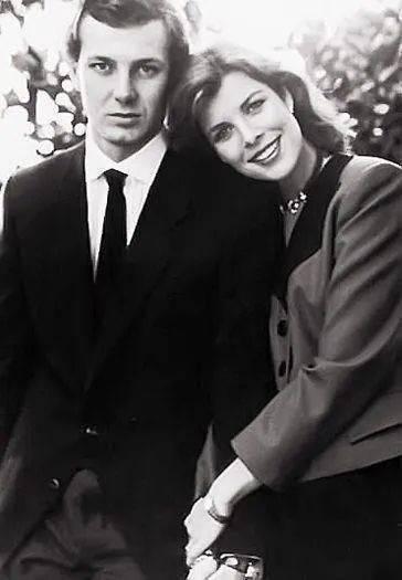 母亲是奥斯卡影后，三段婚姻都失败的摩纳哥卡罗琳公主