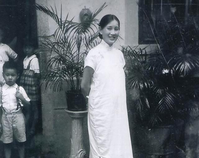 李宗仁长子李幼邻,在母百岁宴上痛哭:父娶妾,我母亲守活寡70年