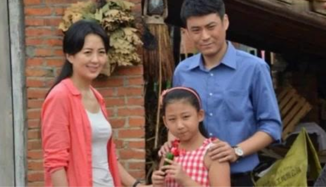 演员杨童舒：34岁意外怀孕，嫁圈外老公生一子，生活平凡却很幸福