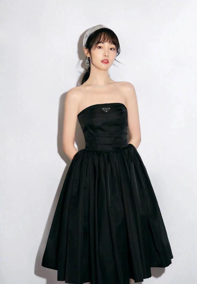 自己想当明星当不上,就逼女儿当,狼妈刘艳是如何“毁掉”郑爽的