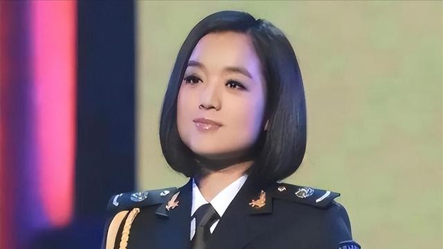 歌手白雪：38岁离婚，独自养子，却在44岁嫁下8岁的老公