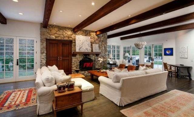 双料影后太会搞钱被前夫嫌弃？如今44岁成亿万富婆，事业家庭两开花