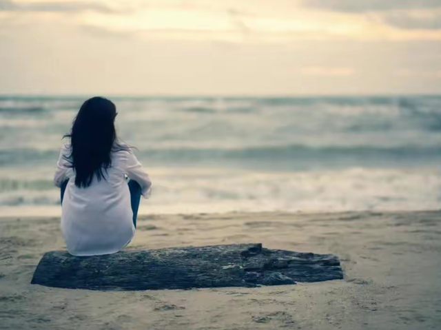 老公说我不是个女人，我笑了，我说他也不是个男人，他生气了！