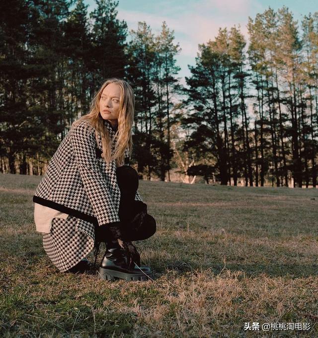 组图：娃娃脸超模嘉玛·沃德秋日温暖大片