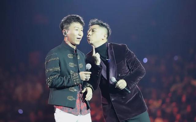 分道扬镳7年后，再看胡海泉、陈羽凡的各自境遇，简直是天差地别