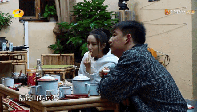 冷知识:白敬亭腰围竟然比雷佳音头围还要小?