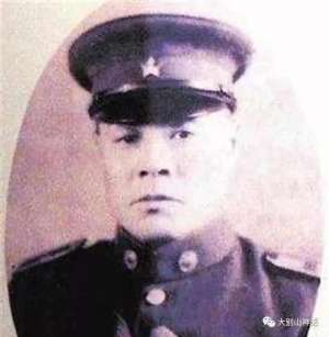 康德第一保镖(康德第一保镖霍殿阁，脚踢军犬，两根手指打败日本人，最后被气死)