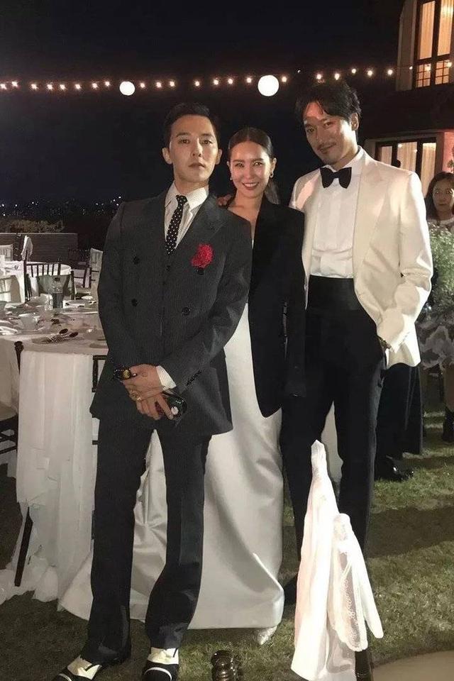 喇叭裤“一键拉腿”功能正式开启