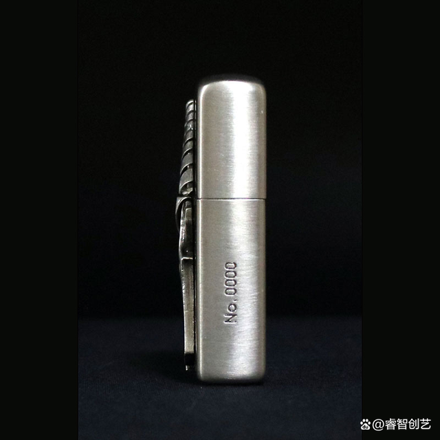 ZIPPO 携手《新世纪福音战士》打造朗基努斯之枪金属浮雕打火机