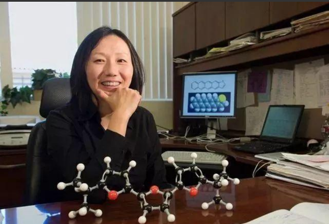 一对985教授夫妻，将女儿培养成顶级科学家，结果她变成了美国人