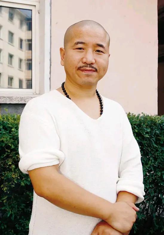 王小利：从二人转圈一路冲到荧幕，他的成名秘籍究竟是什么？