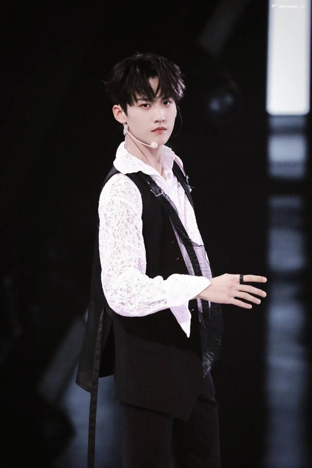 做偶像也要有底线，传销之子周柯宇遭网友抵制，粉丝仍在为他辩解