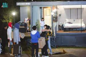 亲爱的客栈2(《亲爱的·客栈2》：温暖团圆收视夺冠 亲情友情有爱引发共鸣)