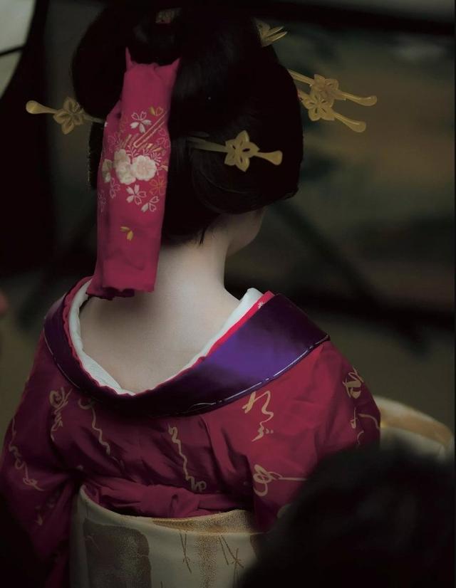 5亿票房！开花女孩惊艳日本，《花宵道中》引爆观影热潮