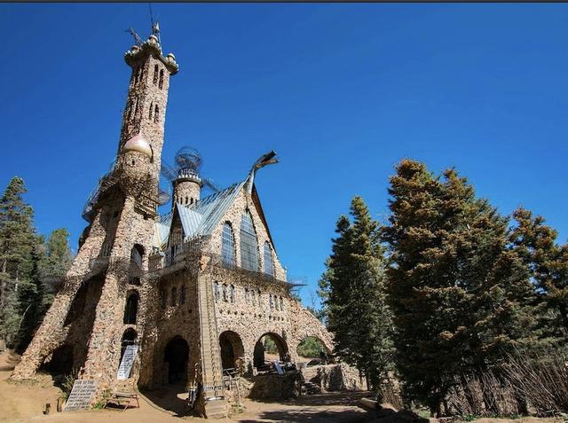 一句玩笑，美国少年用半个世纪，给自己造了一座奇幻城堡!