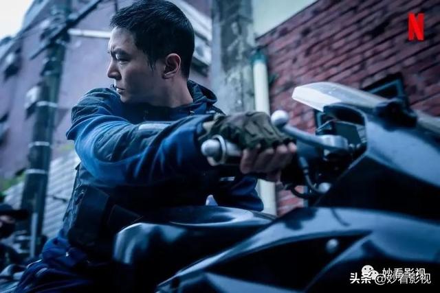 爽片勇敢尝试一路速通——《救命卡特》