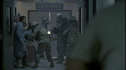 《行尸走肉》第一季：沦陷的亚特兰大背后，是人性两极的较量